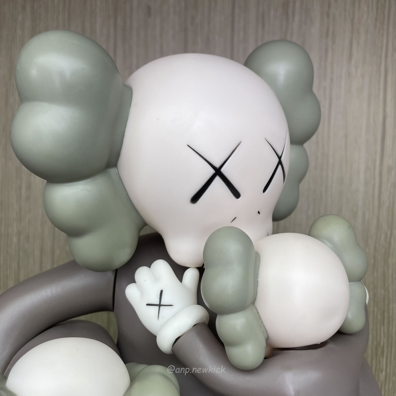 Kaws Clean Slate Figure (5) - newkick.app